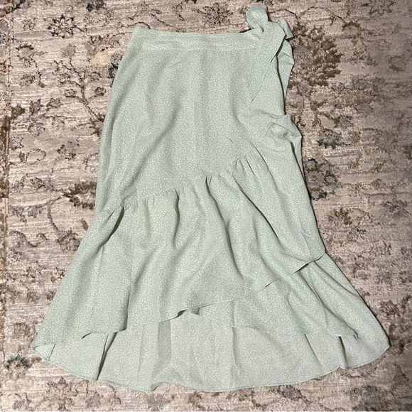 LC Lauren Conrad Dresses & Skirts - LC Lauren Conrad Light Green Midi Skirt